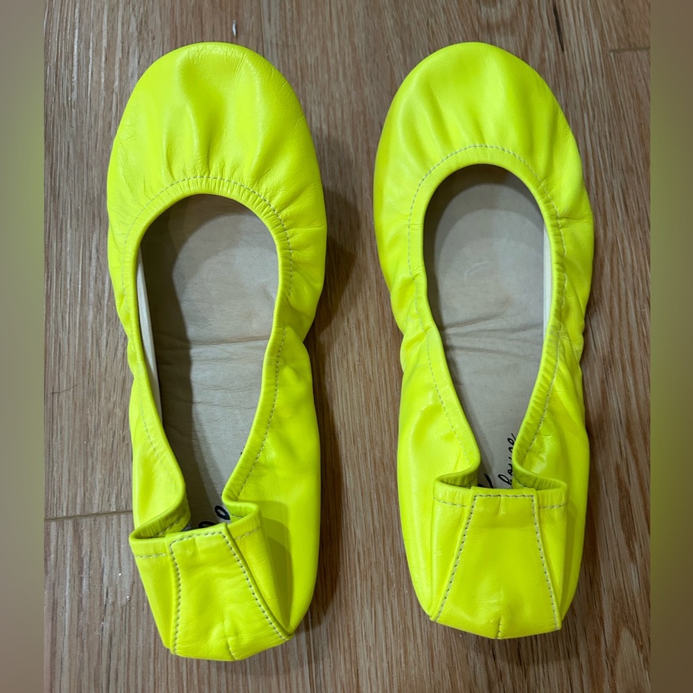 The Storehouse Flats Neon Yellow Classic size 8